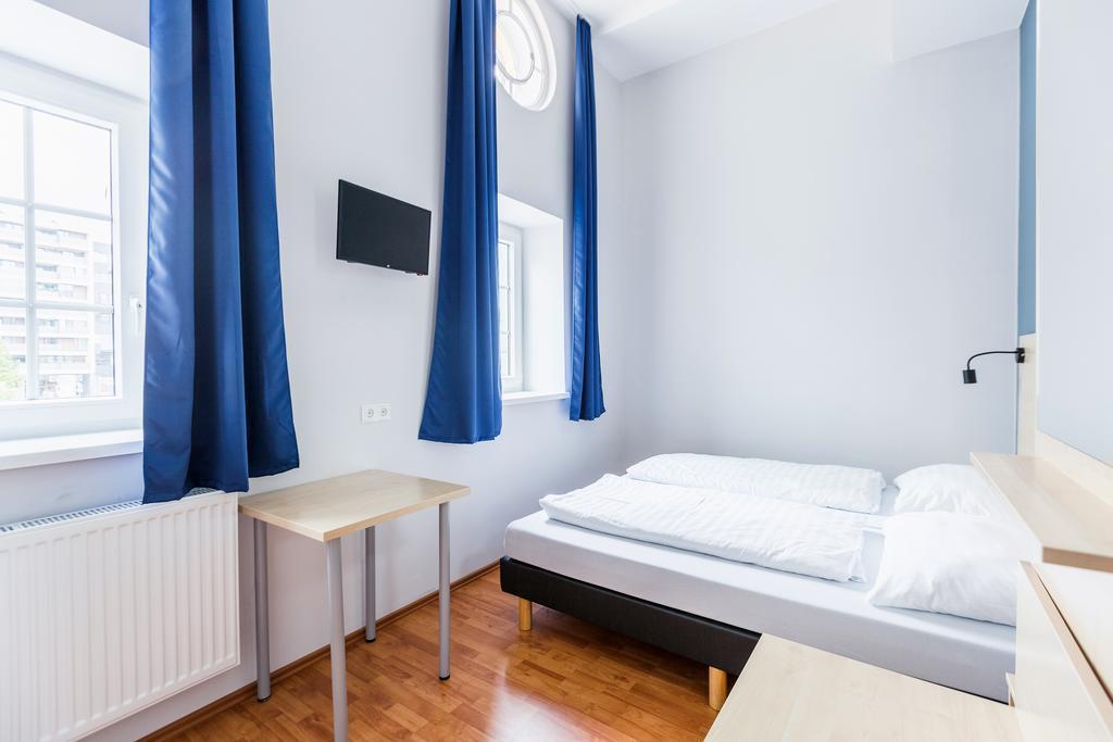 Изображение A&O Salzburg Hauptbahnhof 2*