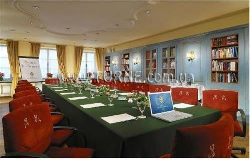 Отель Goldener Hirsch 5*