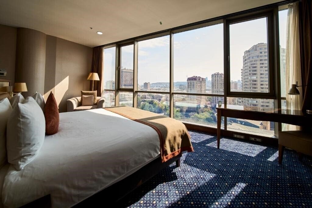 Фото Parkside Hotel & Apartments 4*