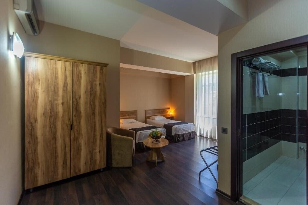 Фото Adisson Hotel 4*