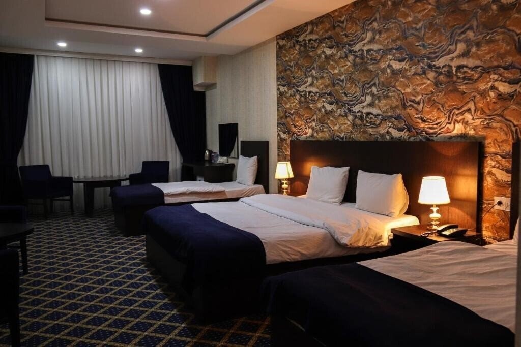 Фото Kristal Inn Hotel 4*