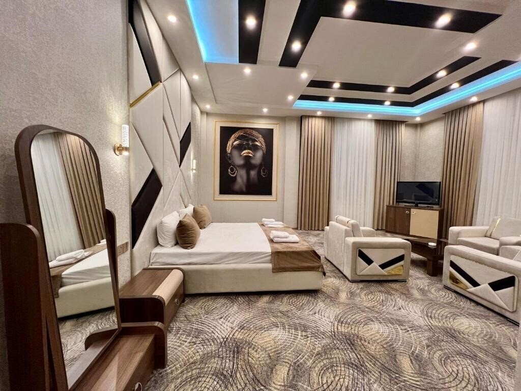 Отель Royal Mansion Hotel 4*