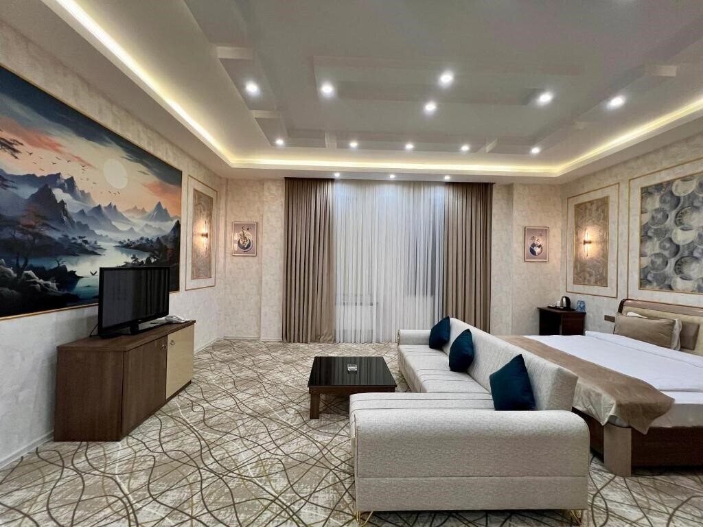 Фото Royal Mansion Hotel 4*