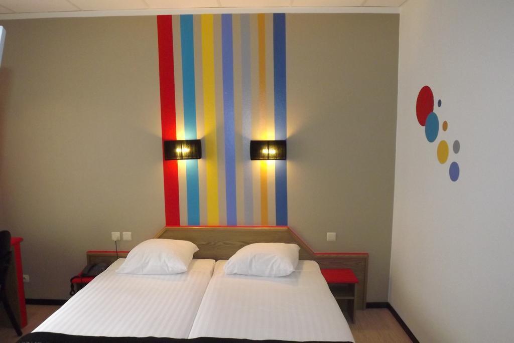 Изображение Floris Ustel Midi 3*