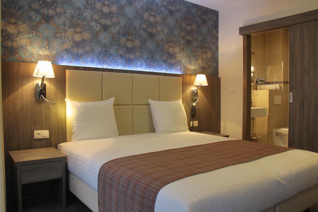 Отель Dansaert Hotel 3*