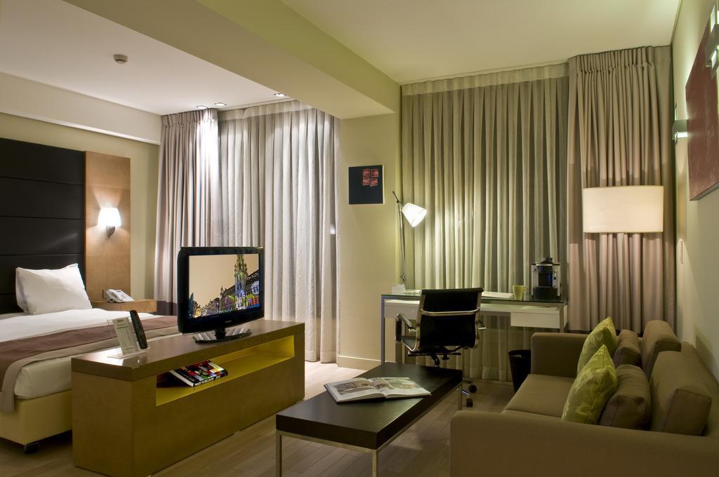 Картинка B-Aparthotel Grand Place 4*