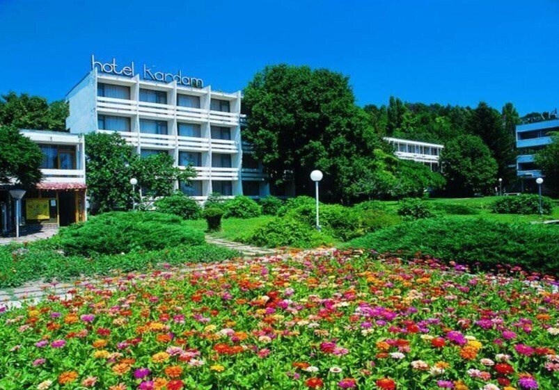 Отель Kardam 2*