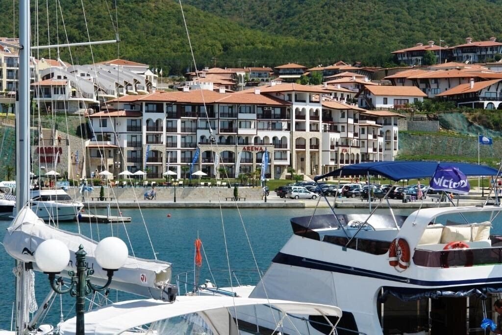 Отель Dinevi Resort Front Line 5*