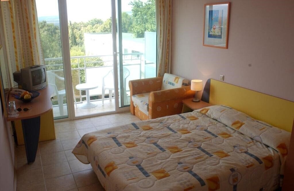 Фото Hotel .com 3*