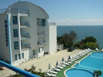 Отель Iceberg 3*