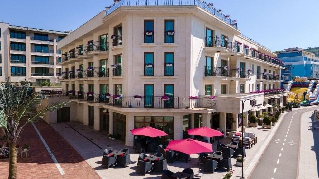 Отель Mistral Hotel 4*