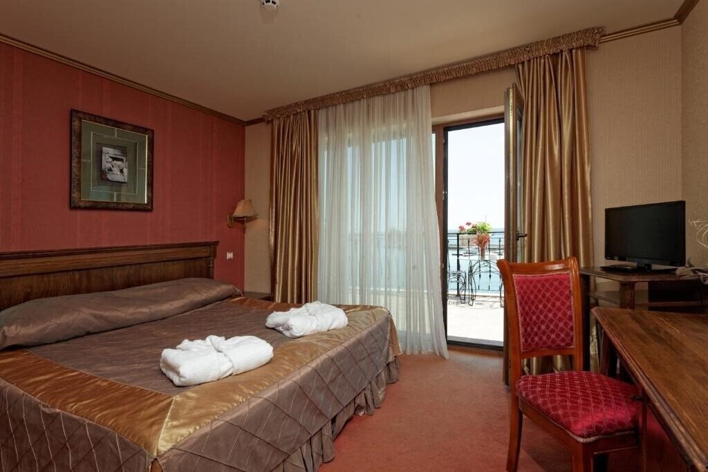 Фото Mistral Hotel 4*