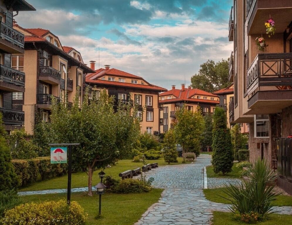 Изображение Hotel Bojur & Bojurland Apartment Complex 3*