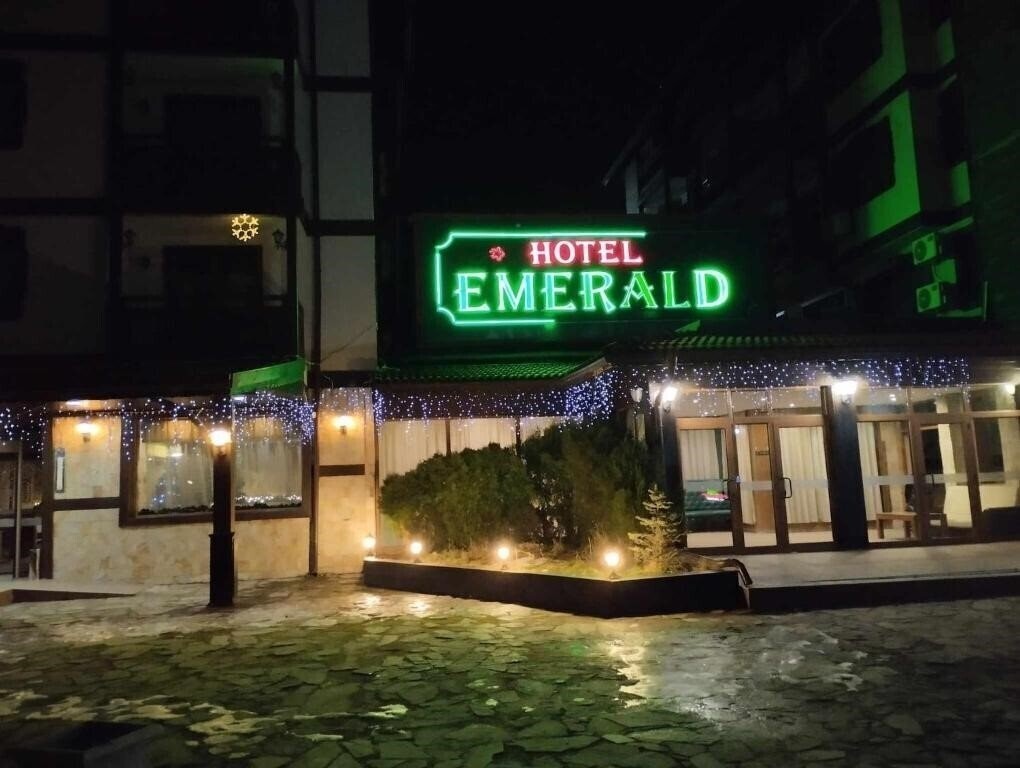 Отель Emerald SPA Hotel (ex. Emerald, Fingroup Emerald SPA Hotel) 4*