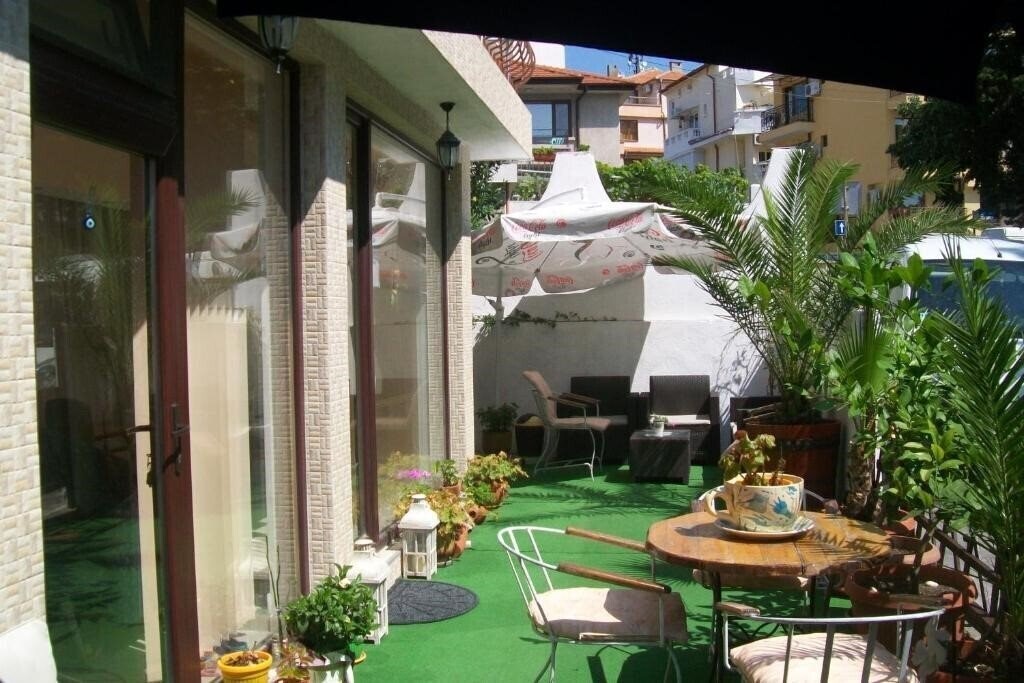 Фотография Vesela Villa 2*