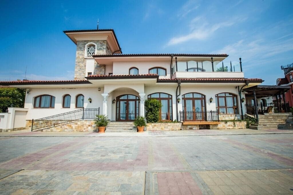 Отель Helena Vip Villas 5*