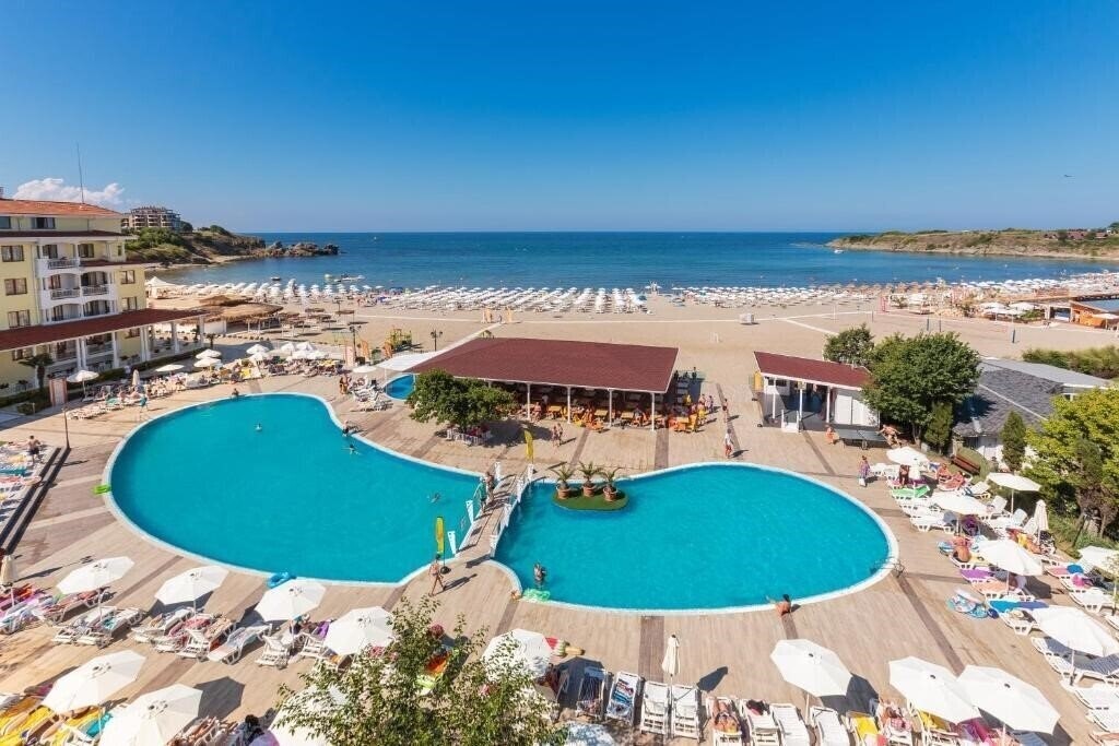 Отель Serenity Bay Hotel 4*