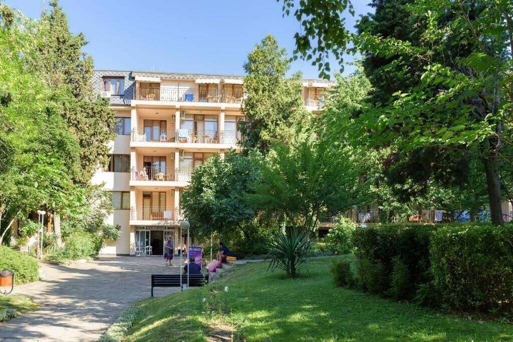 Отель Aparthotel Oasis Park 4*