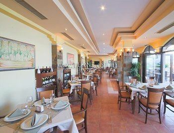 Отель St. Nicholas Complex 4*