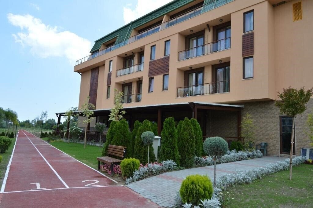 Отель Therma Camp & Pool 5*