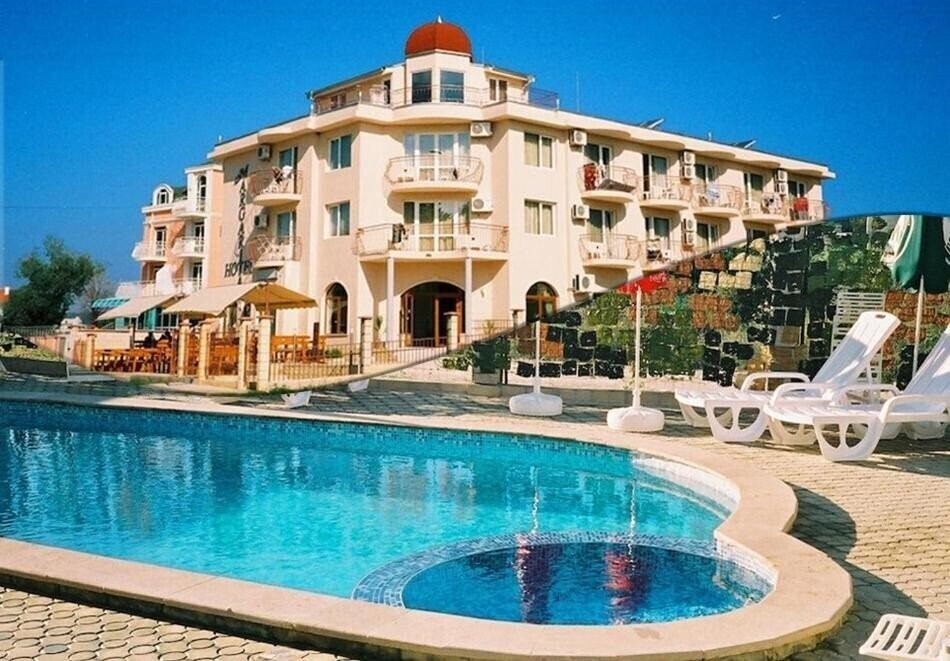 Отель Margarita 3*