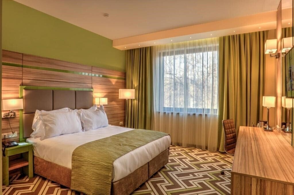 Отель Holiday Inn Plovdiv, An Ihg Hotel 4*