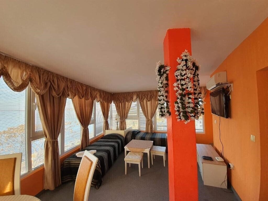 Фото Family Hotels 3*