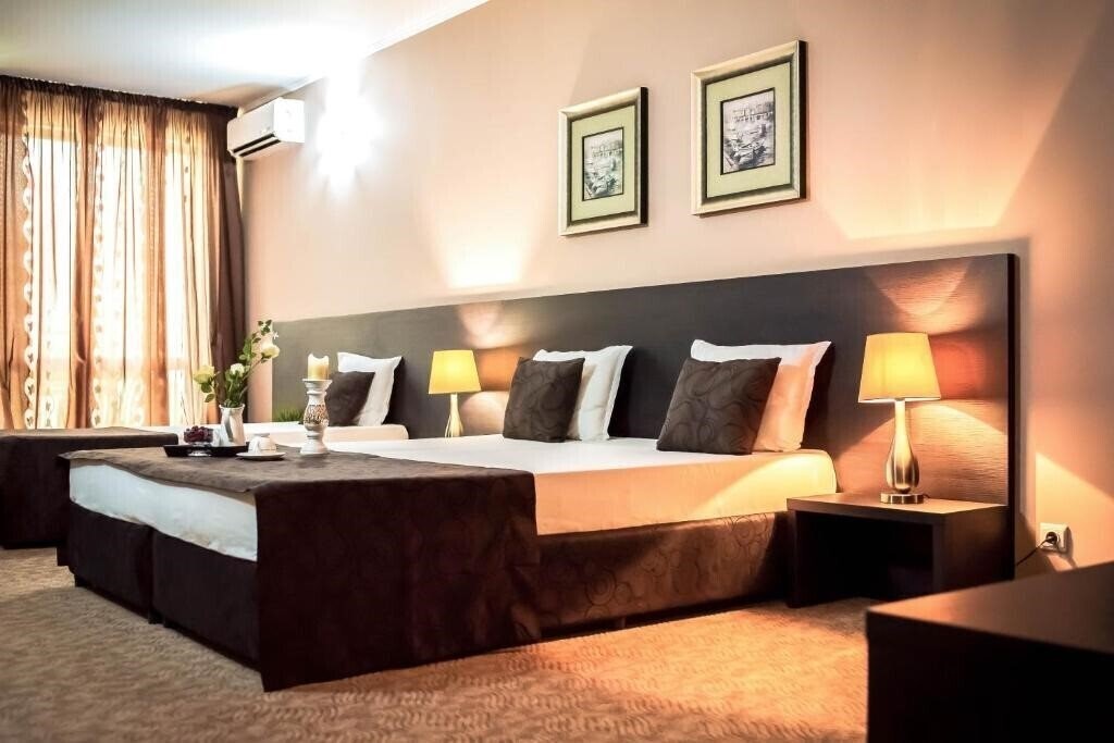 Картинка Central Plaza 3*