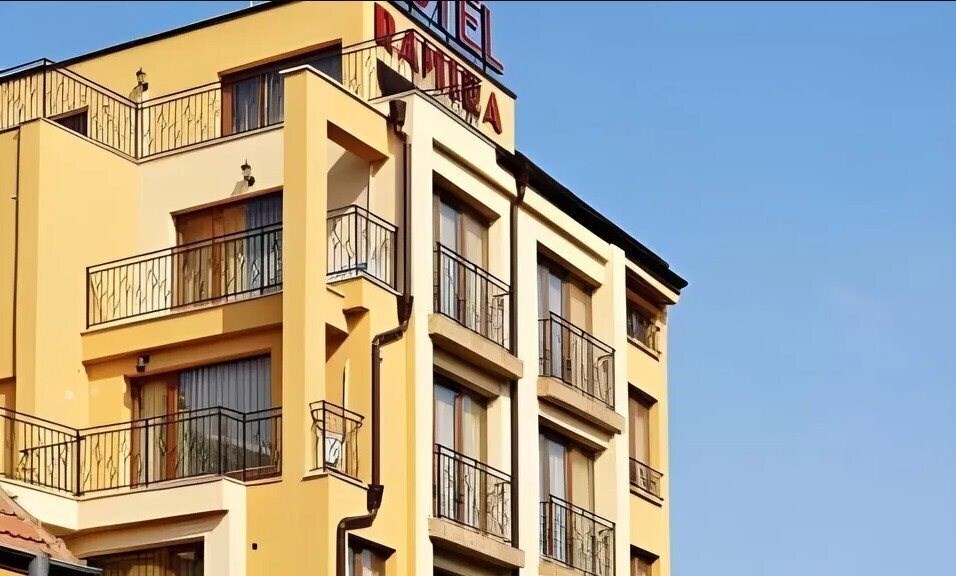 Отель Ramira 3*