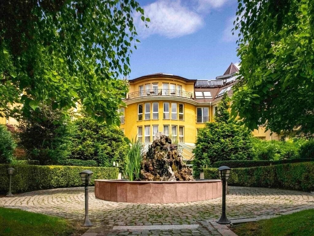 Отель Park Inn By Radisson Sofia 4*