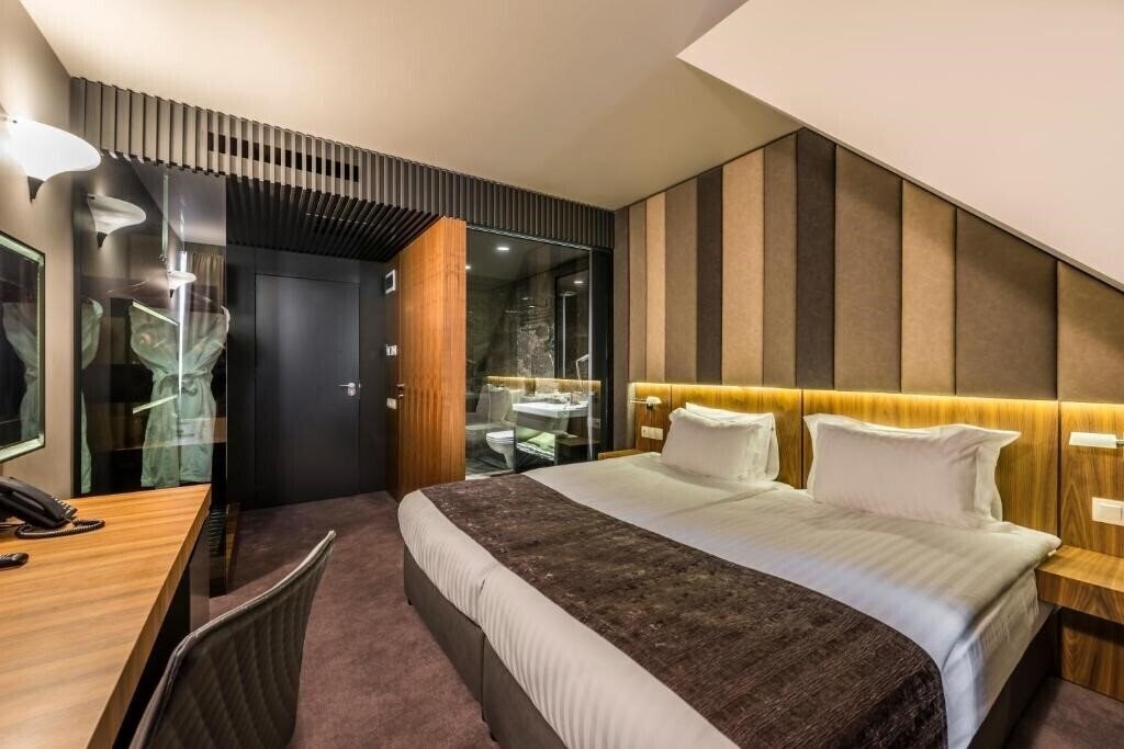 Фотография All Seasons Residence Hotel 5*