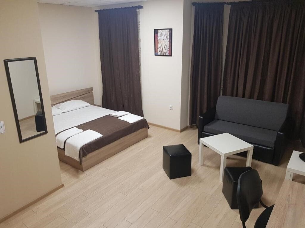 Отель Twain Apart&Rooms 3*