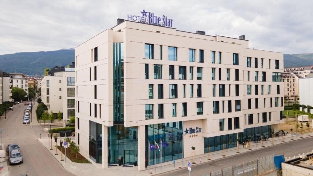 Отель Blue Star Luxury Hotel 3*