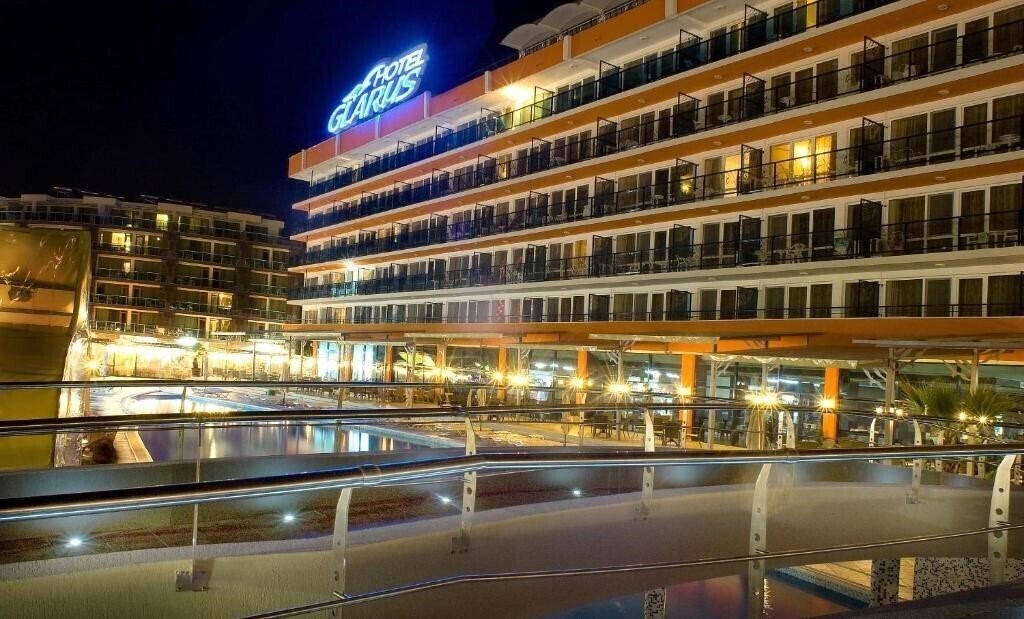 Отель Glarus 3*