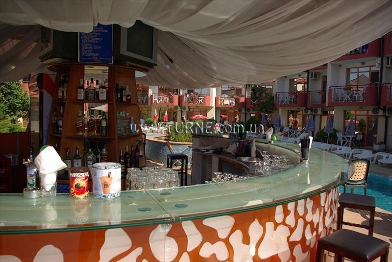 Картинка Complex Selena 3*