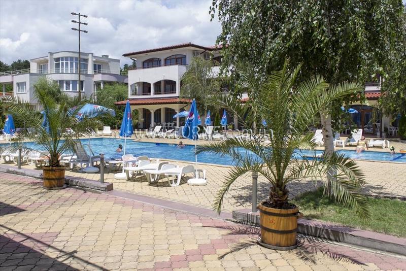 Изображение Complex Selena 3*