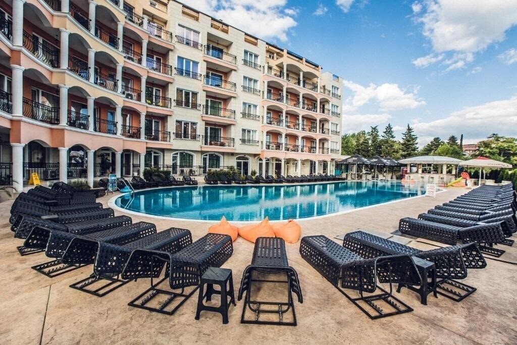 Отель Avenue Deluxe Apart Hotel 4*
