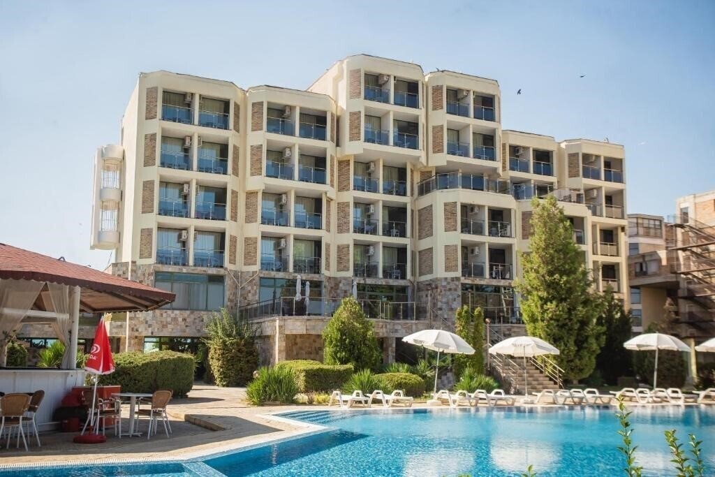 Отель Amfibia Beach 3*