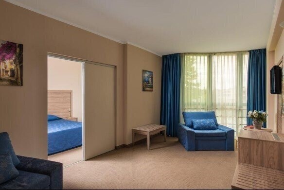 Картинка Flora 4*