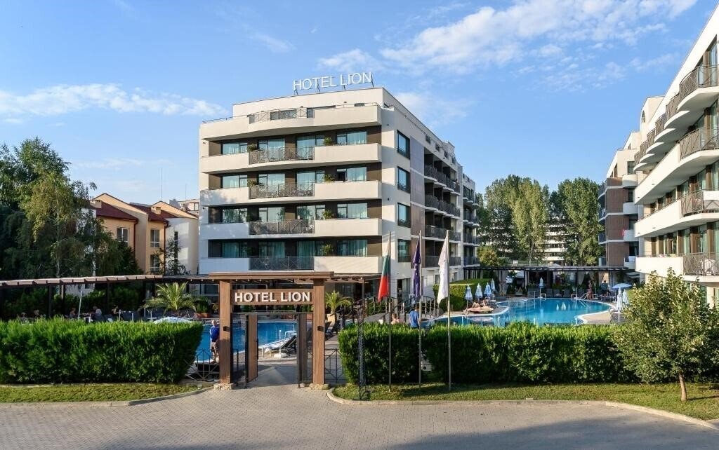 Отель Lion Sunny Beach 4*