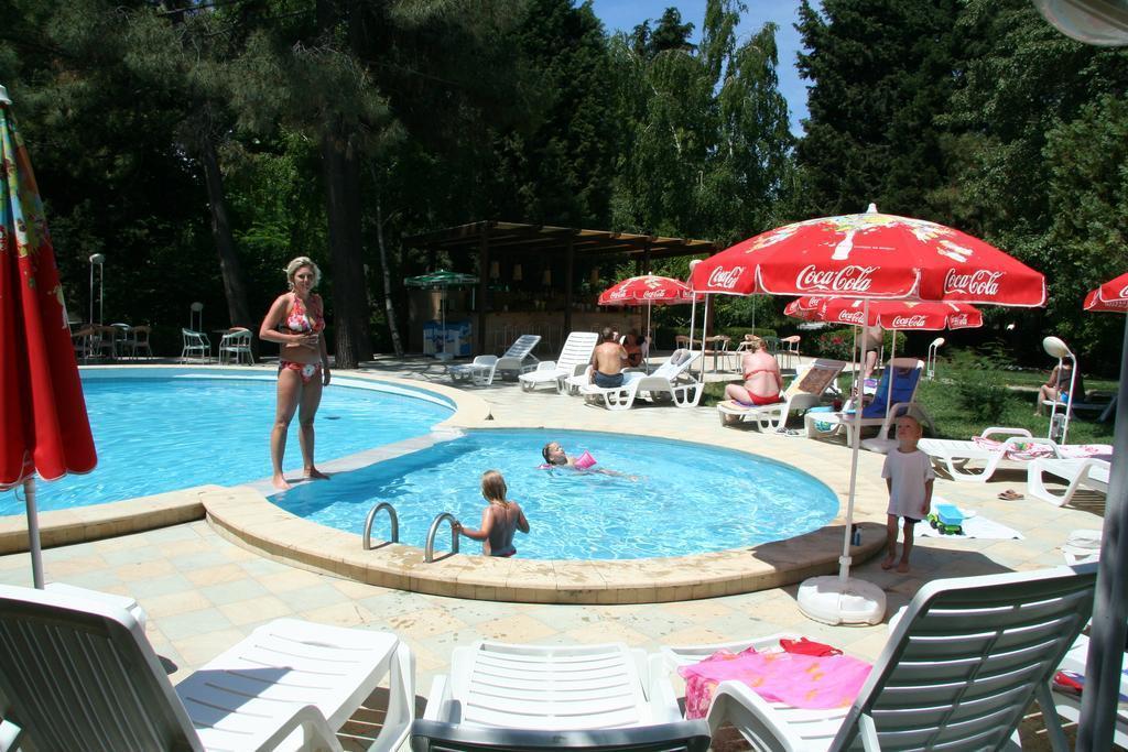 Фотография Oasis Park Hotel 3*