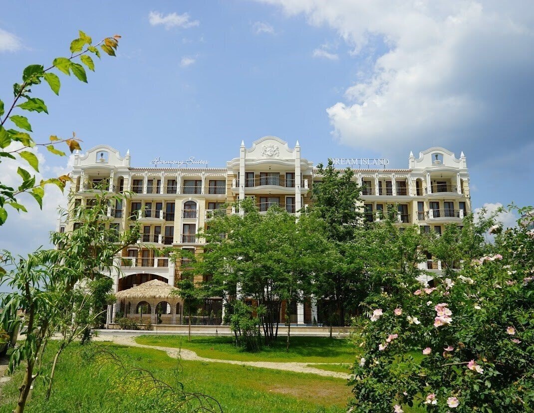 Отель Harmony Suites 8, 9 - Dream Island 4*