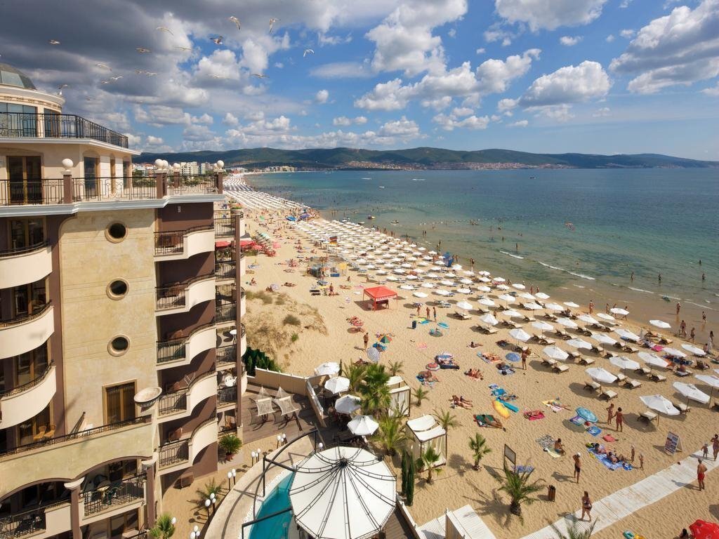 Отель Golden Ina Rumba Beach 3*