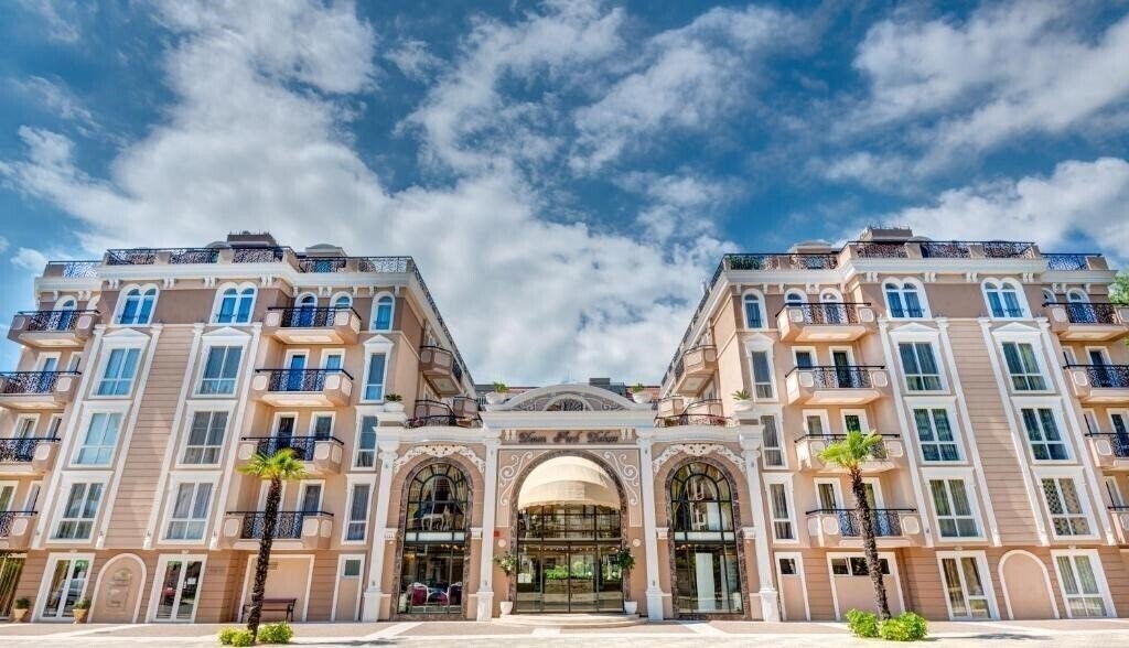 Отель Dawn Park Deluxe Apart  Hotel 3*