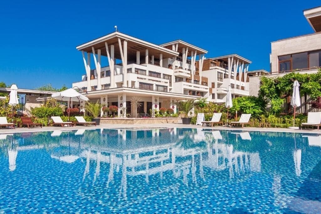 Отель Apolonia Resort 4*