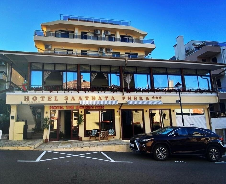 Отель Golden Fish Family Hotel (ex. Golden Fish, Villa Golden Fish) 3*