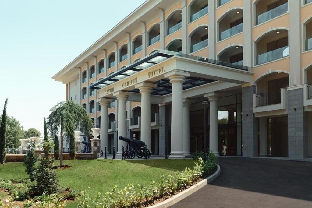 Изображение Astor Garden 5*