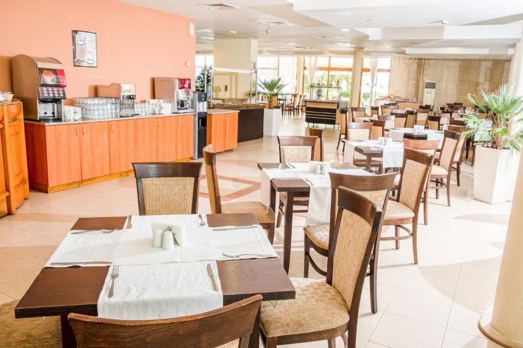 Картинка Dolphin Marina 4*