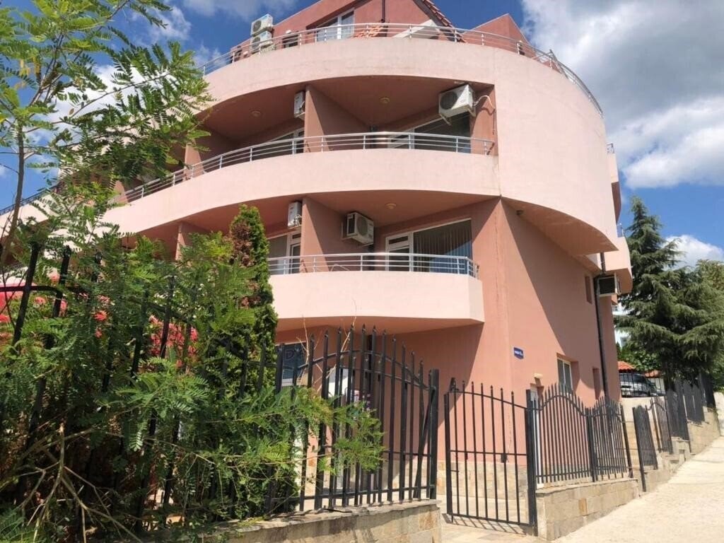 Отель Diveda Family Hotel 2*