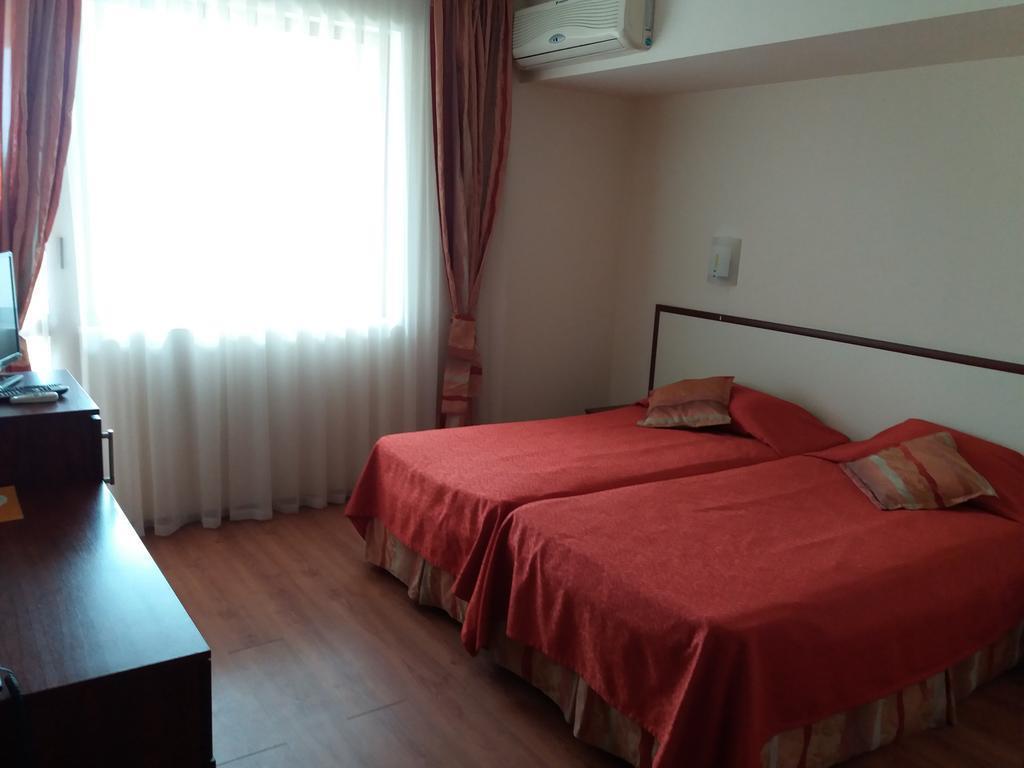 Отель Yuzhni Noshti (ex. Yuzhni Noshti) 3*